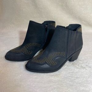 Lucky Brand Maiaa Black Suede Western Heel Ankle bootie women size 6.5